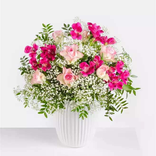 Strauß der Woche KW 18 mit Vase.jpg
