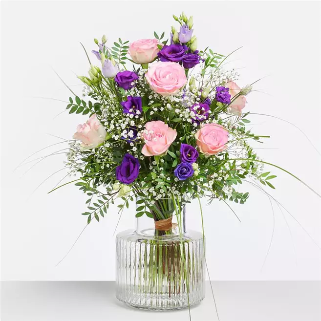 Strauß der Woche KW 24 mit Vase.jpg