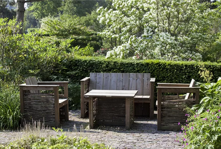Sitzgruppe Holz rustikal